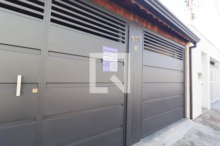 Casa à venda com 95m², 3 quartos e 3 vagas Casa à venda com 95m², 3 quartos e 3 vagasFachada