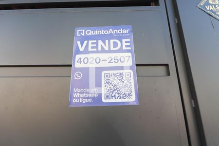 Casa à venda com 95m², 3 quartos e 3 vagas Casa à venda com 95m², 3 quartos e 3 vagasPlaca