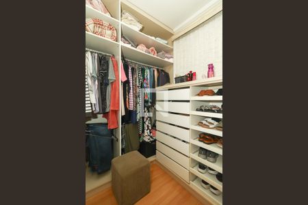 Casa à venda com 175m², 3 quartos e 2 vagasCloset da suíte