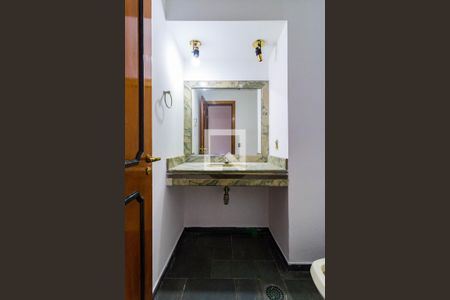 Apartamento à venda com 213m², 3 quartos e 3 vagas Apartamento à venda com 213m², 3 quartos e 3 vagasLavabo