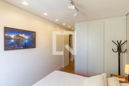 Apartamento à venda com 167m², 3 quartos e 3 vagas Apartamento à venda com 167m², 3 quartos e 3 vagasQuarto 1 - Suíte