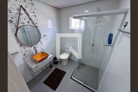 Casa à venda com 370m², 5 quartos e 3 vagas Casa à venda com 370m², 5 quartos e 3 vagasBanheiro de lazer