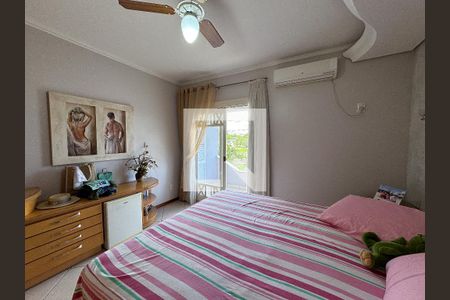 Casa à venda com 370m², 5 quartos e 3 vagas Casa à venda com 370m², 5 quartos e 3 vagasQuarto 1