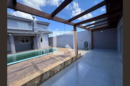 Casa à venda com 370m², 5 quartos e 3 vagas Casa à venda com 370m², 5 quartos e 3 vagasÁrea Externa