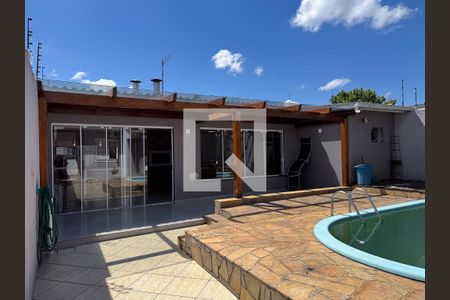 Casa à venda com 370m², 5 quartos e 3 vagas Casa à venda com 370m², 5 quartos e 3 vagasÁrea Externa