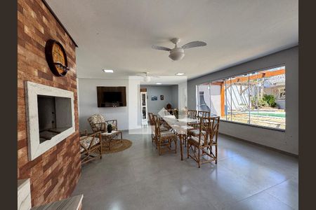 Casa à venda com 370m², 5 quartos e 3 vagas Casa à venda com 370m², 5 quartos e 3 vagasÁrea de lazer