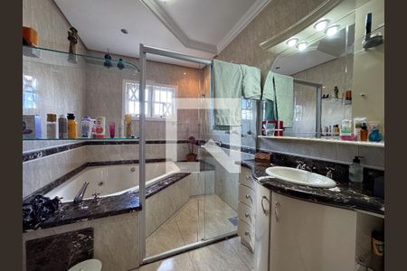 Casa à venda com 370m², 5 quartos e 3 vagas Casa à venda com 370m², 5 quartos e 3 vagasBanheiro Quarto 1