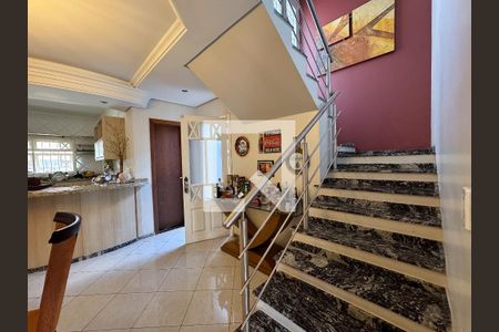 Casa à venda com 370m², 5 quartos e 3 vagas Casa à venda com 370m², 5 quartos e 3 vagasCozinha