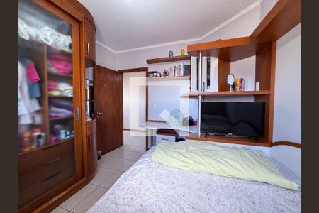 Casa à venda com 370m², 5 quartos e 3 vagas Casa à venda com 370m², 5 quartos e 3 vagasQuarto 4