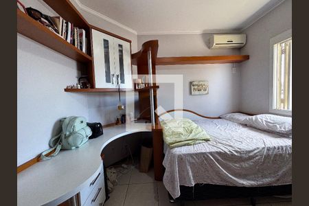 Casa à venda com 370m², 5 quartos e 3 vagas Casa à venda com 370m², 5 quartos e 3 vagasQuarto 4