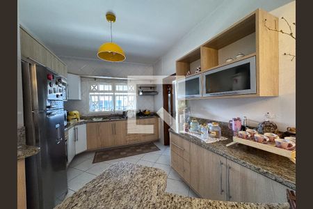 Casa à venda com 370m², 5 quartos e 3 vagas Casa à venda com 370m², 5 quartos e 3 vagasCozinha