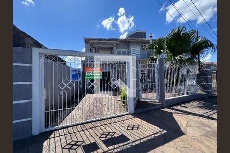 Casa à venda com 370m², 5 quartos e 3 vagas Casa à venda com 370m², 5 quartos e 3 vagasPlaquinha