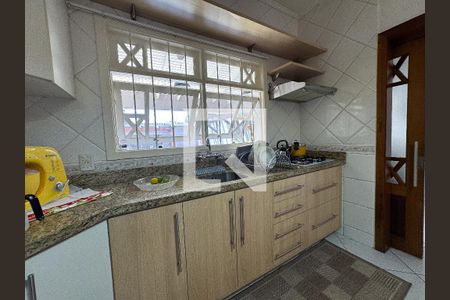 Casa à venda com 370m², 5 quartos e 3 vagas Casa à venda com 370m², 5 quartos e 3 vagasCozinha