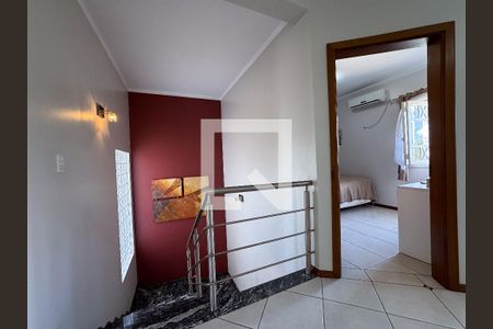 Casa à venda com 370m², 5 quartos e 3 vagas Casa à venda com 370m², 5 quartos e 3 vagasSala