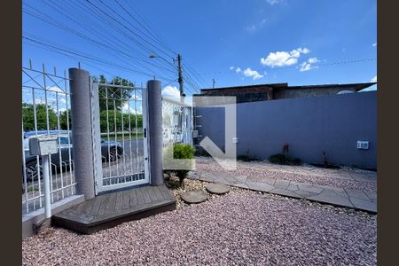 Casa à venda com 370m², 5 quartos e 3 vagas Casa à venda com 370m², 5 quartos e 3 vagasFachada