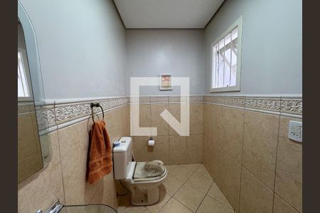 Casa à venda com 370m², 5 quartos e 3 vagas Casa à venda com 370m², 5 quartos e 3 vagasBanheiro Social 2