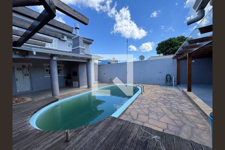 Casa à venda com 370m², 5 quartos e 3 vagas Casa à venda com 370m², 5 quartos e 3 vagasÁrea Externa