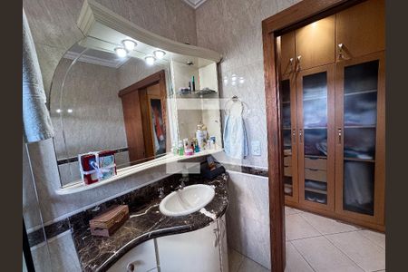 Casa à venda com 370m², 5 quartos e 3 vagas Casa à venda com 370m², 5 quartos e 3 vagasBanheiro Quarto 1