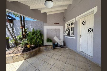 Casa à venda com 370m², 5 quartos e 3 vagas Casa à venda com 370m², 5 quartos e 3 vagasÁrea Externa