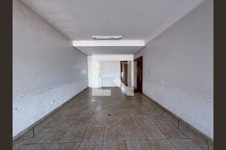 Casa à venda com 370m², 5 quartos e 3 vagas Casa à venda com 370m², 5 quartos e 3 vagasÁrea Externa