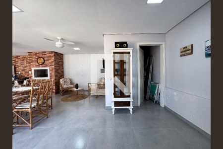 Casa à venda com 370m², 5 quartos e 3 vagas Casa à venda com 370m², 5 quartos e 3 vagasÁrea de lazer