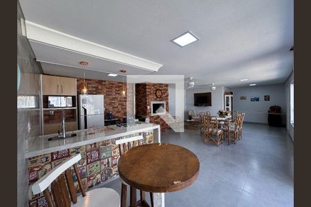 Casa à venda com 370m², 5 quartos e 3 vagas Casa à venda com 370m², 5 quartos e 3 vagasÁrea de lazer