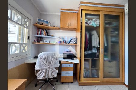 Casa à venda com 370m², 5 quartos e 3 vagas Casa à venda com 370m², 5 quartos e 3 vagasQuarto 2