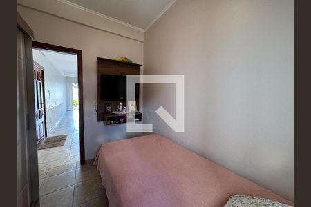 Casa à venda com 370m², 5 quartos e 3 vagas Casa à venda com 370m², 5 quartos e 3 vagasQuarto 5