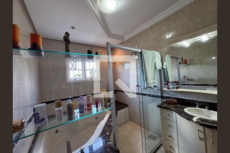 Casa à venda com 370m², 5 quartos e 3 vagas Casa à venda com 370m², 5 quartos e 3 vagasBanheiro Quarto 1