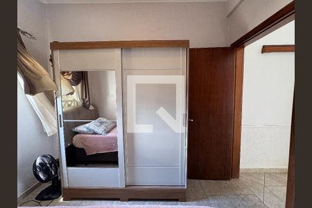 Casa à venda com 370m², 5 quartos e 3 vagas Casa à venda com 370m², 5 quartos e 3 vagasQuarto 5