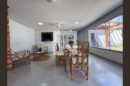 Casa à venda com 370m², 5 quartos e 3 vagas Casa à venda com 370m², 5 quartos e 3 vagasÁrea de lazer