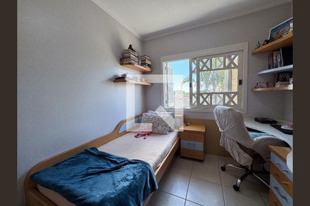 Casa à venda com 370m², 5 quartos e 3 vagas Casa à venda com 370m², 5 quartos e 3 vagasQuarto 2