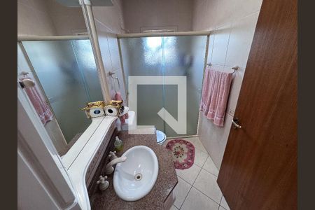 Casa à venda com 370m², 5 quartos e 3 vagas Casa à venda com 370m², 5 quartos e 3 vagasBanheiro Social 1