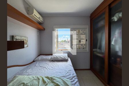 Casa à venda com 370m², 5 quartos e 3 vagas Casa à venda com 370m², 5 quartos e 3 vagasQuarto 4