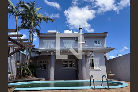 Casa à venda com 370m², 5 quartos e 3 vagas Casa à venda com 370m², 5 quartos e 3 vagasÁrea Externa