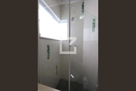 Casa à venda com 260m², 3 quartos e 6 vagasBanheiro da Suíte 2