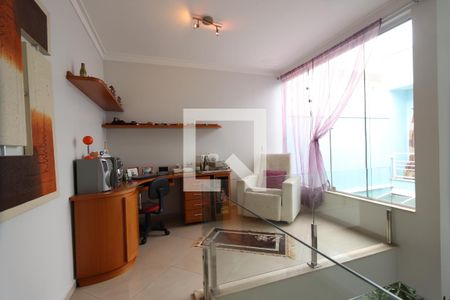 Casa à venda com 260m², 3 quartos e 6 vagasEscritório