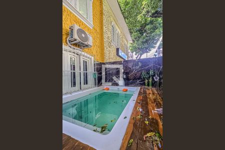 Casa à venda com 120m², 4 quartos e 1 vagaQuintal