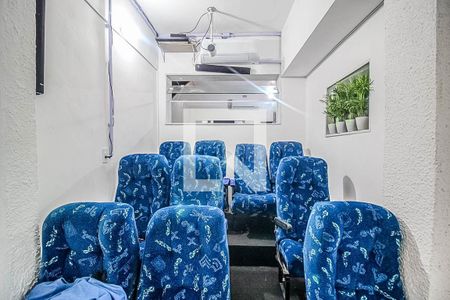 Casa à venda com 120m², 4 quartos e 1 vagaSala de cinema