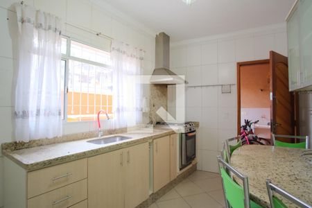 Casa à venda com 120m², 2 quartos e 2 vagasCozinha