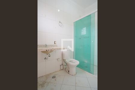 Casa à venda com 120m², 2 quartos e 2 vagasBanheiro da Suíte 1