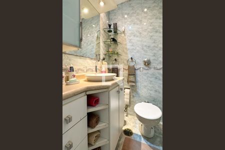 Apartamento à venda com 280m², 4 quartos e 4 vagasBanheiro Social