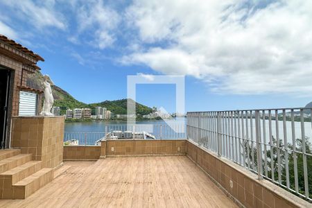 Apartamento à venda com 280m², 4 quartos e 4 vagasSuíte 02 - varanda