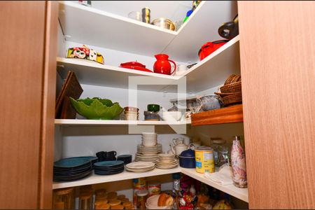 Apartamento à venda com 314m², 3 quartos e 3 vagas Apartamento à venda com 314m², 3 quartos e 3 vagasDespensa