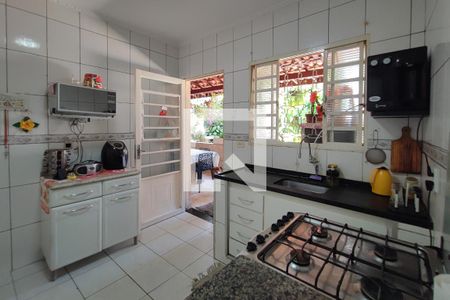 Casa à venda com 250m², 4 quartos e 3 vagasCozinha