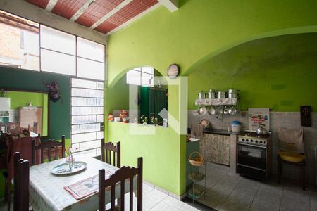 Casa à venda com 150m², 7 quartos e 2 vagasCasa 4 - Cozinha e copa