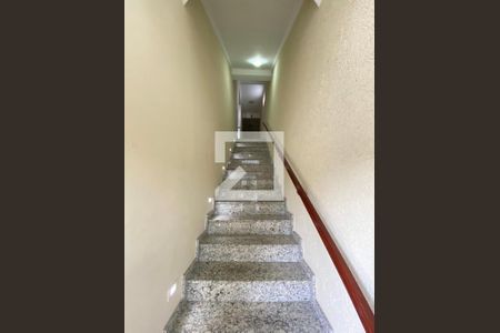 Casa à venda com 200m², 2 quartos e 5 vagasEscada Entrada