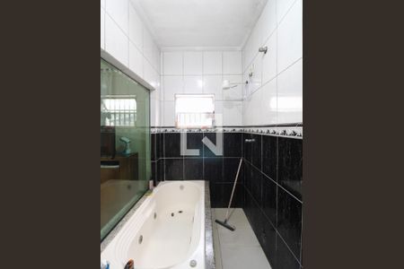 Casa à venda com 200m², 2 quartos e 5 vagasBanheiro da Suíte 2