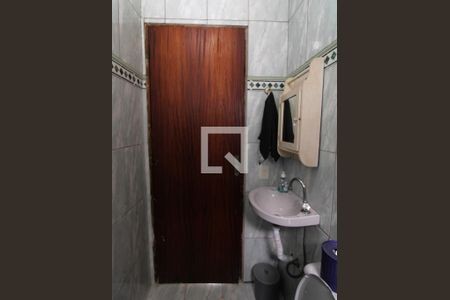 Casa à venda com 200m², 2 quartos e 5 vagasBanheiro de serviço