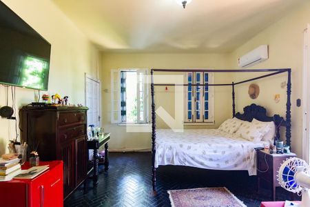 Casa à venda com 750m², 4 quartos e 5 vagas Casa à venda com 750m², 4 quartos e 5 vagasQuarto 3